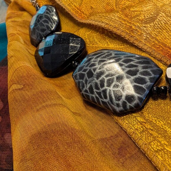 Black Big beaded Statement Chunky Necklace - Picture 1 of 6